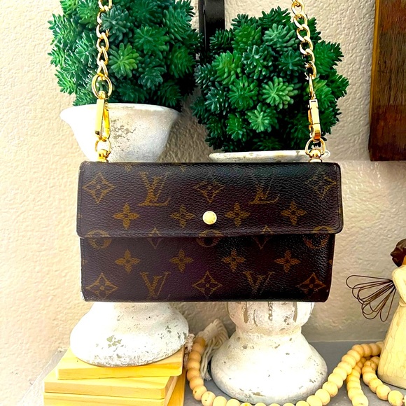 Louis Vuitton Handbags - LOUIS VUITTON
MONOGRAM CANVAS PORTE TRESOR INTERNATIONAL WALLET SD0021